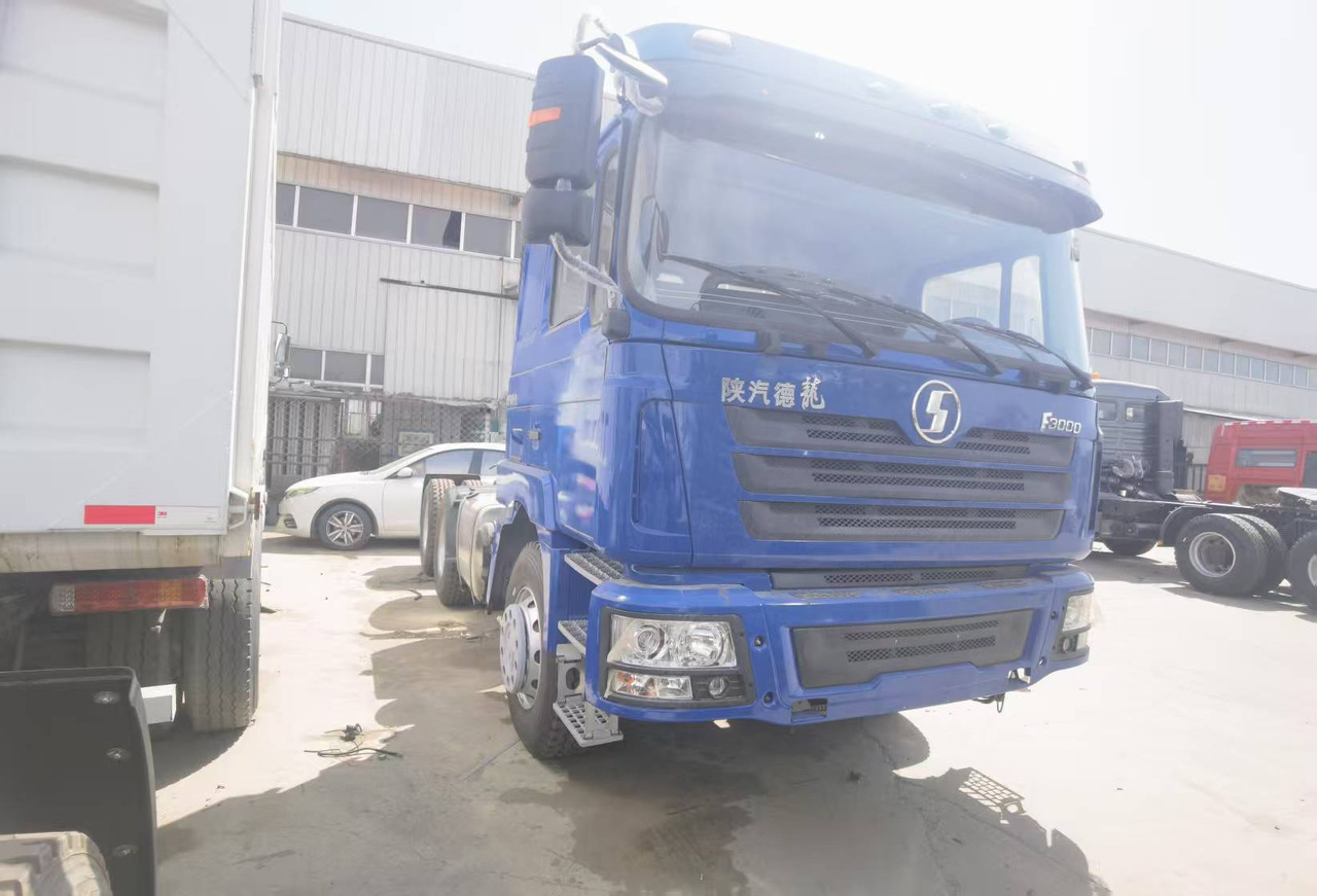 Shacman F3000 6*4 tractor - Vilcējs: foto 4 Shacman F3000 6*4 tractor - Vilcējs: foto 4