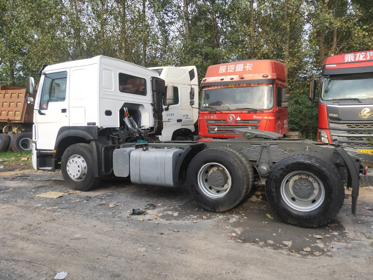 Sinotruk HOWO 371 6*4 Tractor - Vilcējs: foto 4 Sinotruk HOWO 371 6*4 Tractor - Vilcējs: foto 4