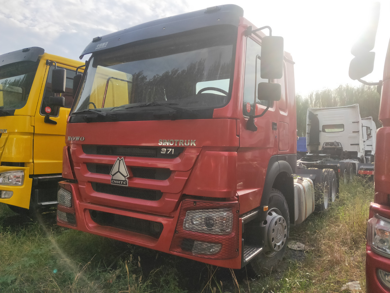 Sinotruk HOWO 371 6*4 Tractor - Vilcējs: foto 1 Sinotruk HOWO 371 6*4 Tractor - Vilcējs: foto 1
