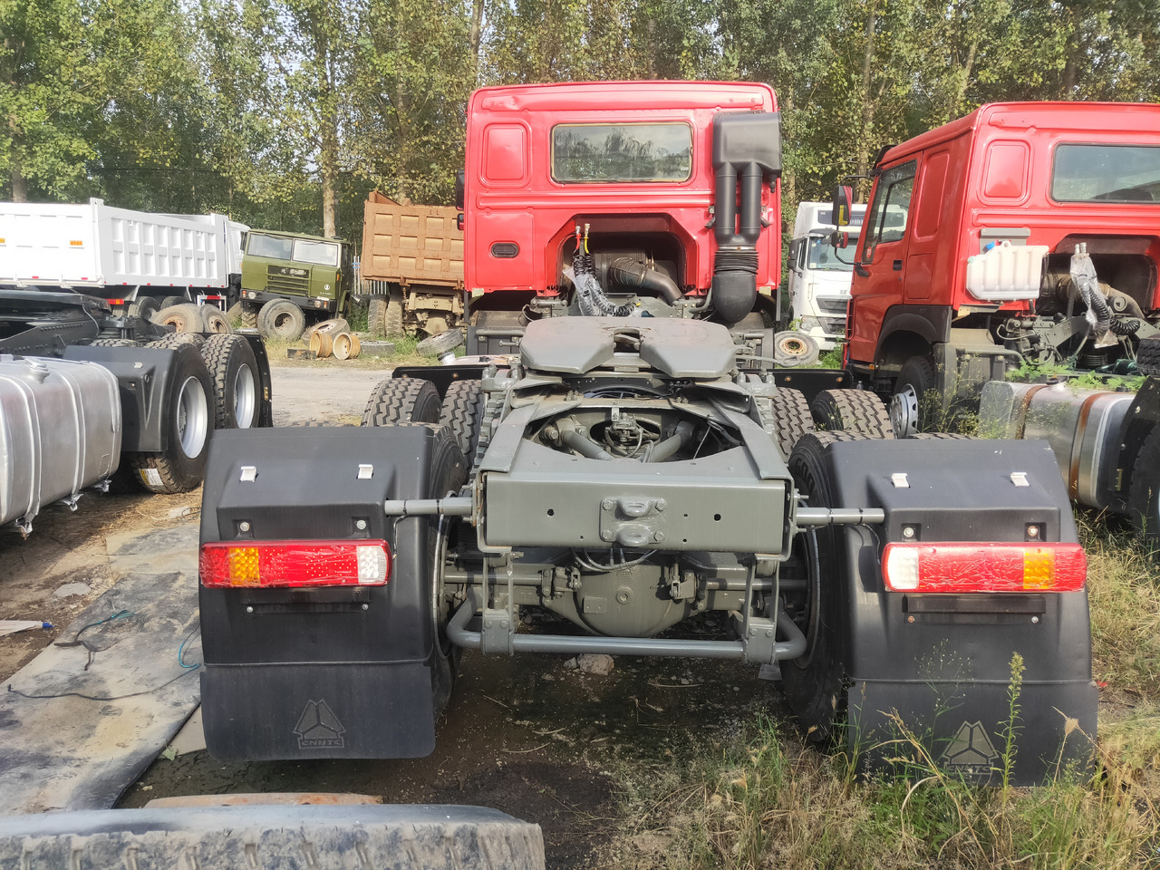 Sinotruk HOWO 371 6*4 Tractor - Vilcējs: foto 2 Sinotruk HOWO 371 6*4 Tractor - Vilcējs: foto 2