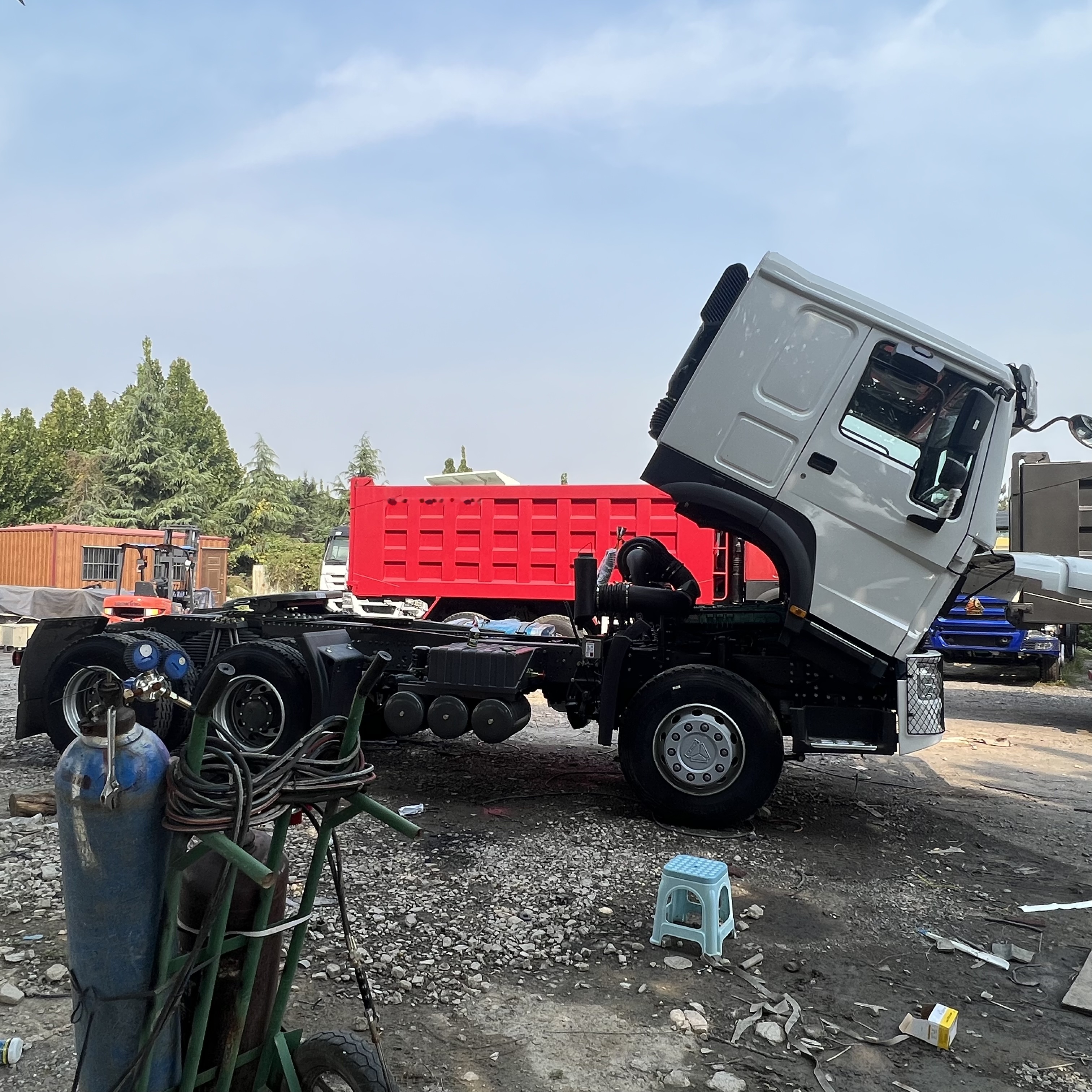 Sinotruk HOWO 371 Tractor - Vilcējs: foto 3 Sinotruk HOWO 371 Tractor - Vilcējs: foto 3