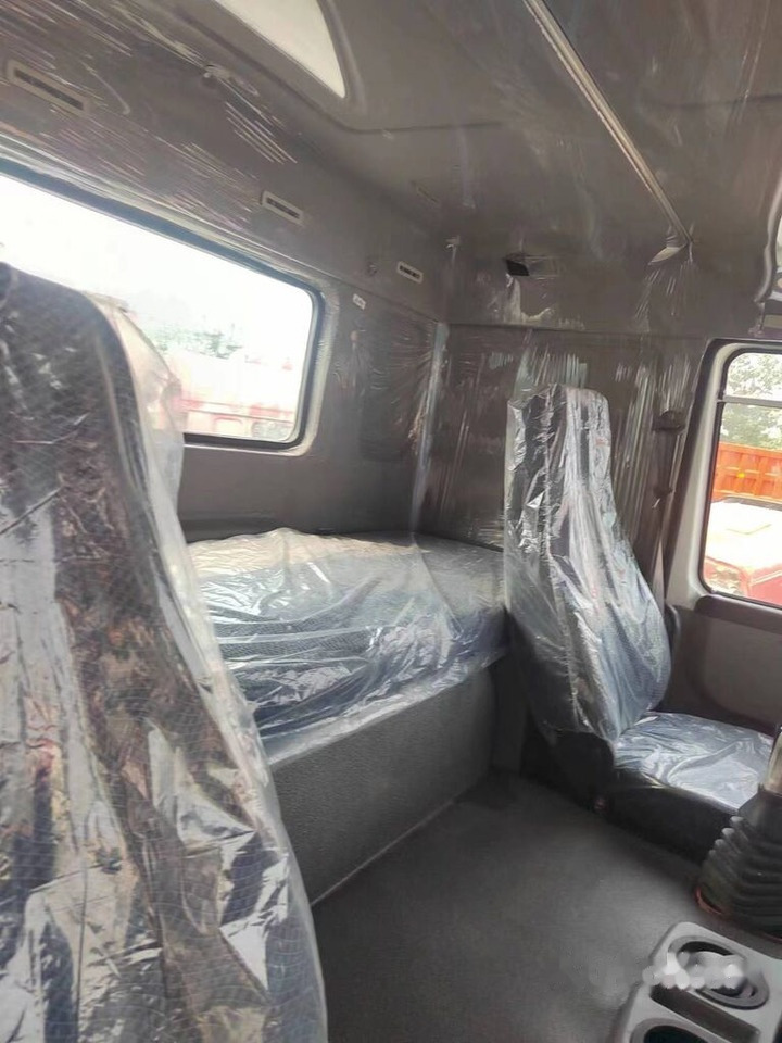 Sinotruk HOWO 420HP Tractor - Vilcējs: foto 5 Sinotruk HOWO 420HP Tractor - Vilcējs: foto 5