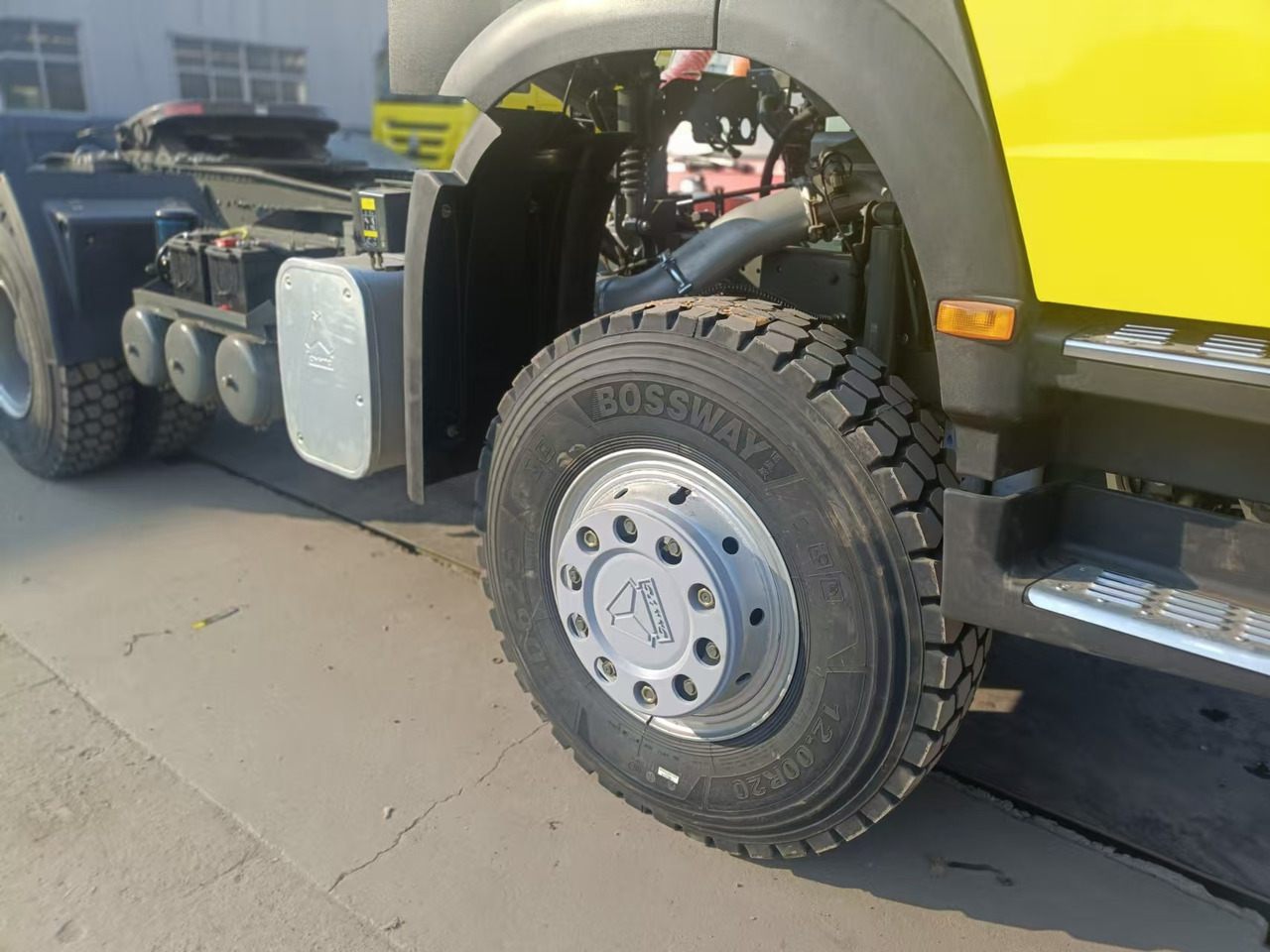 Sinotruk HOWO 430 6*4 Tractor - Vilcējs: foto 5 Sinotruk HOWO 430 6*4 Tractor - Vilcējs: foto 5