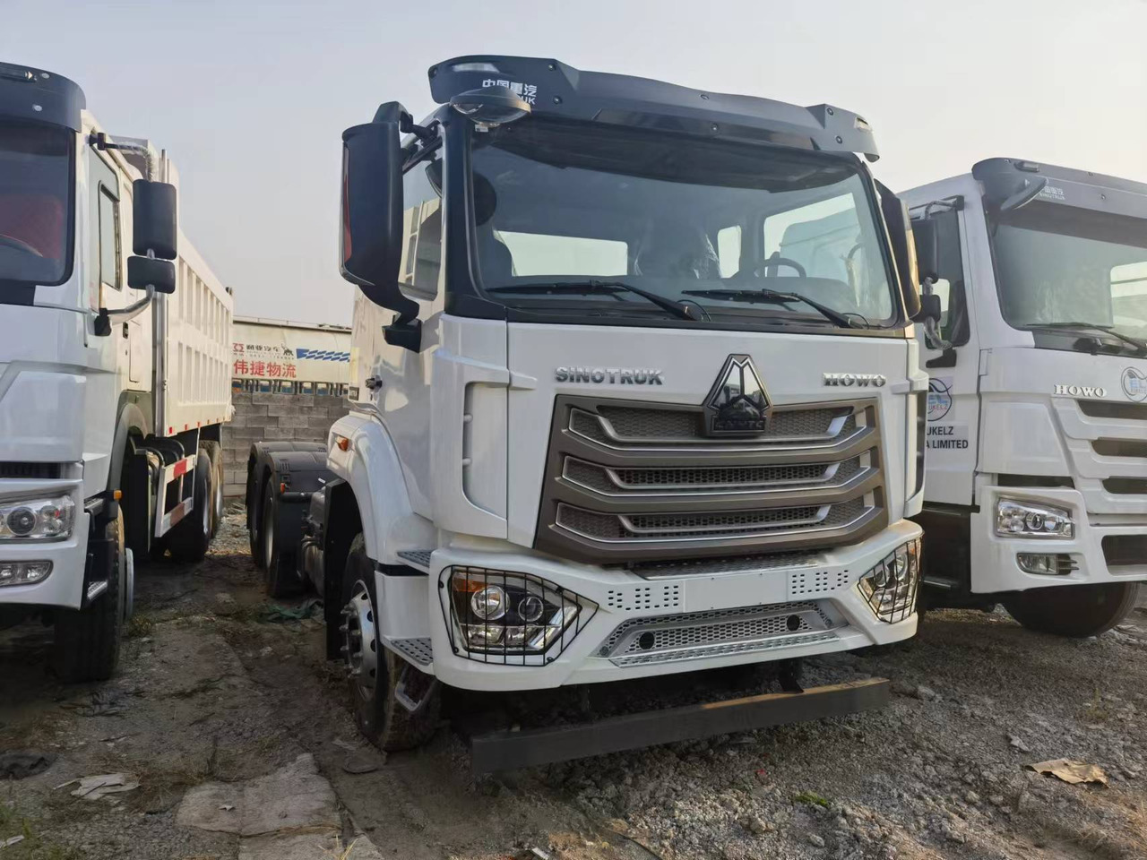 Sinotruk HOWO 6*4 Tractor - Vilcējs: foto 3 Sinotruk HOWO 6*4 Tractor - Vilcējs: foto 3