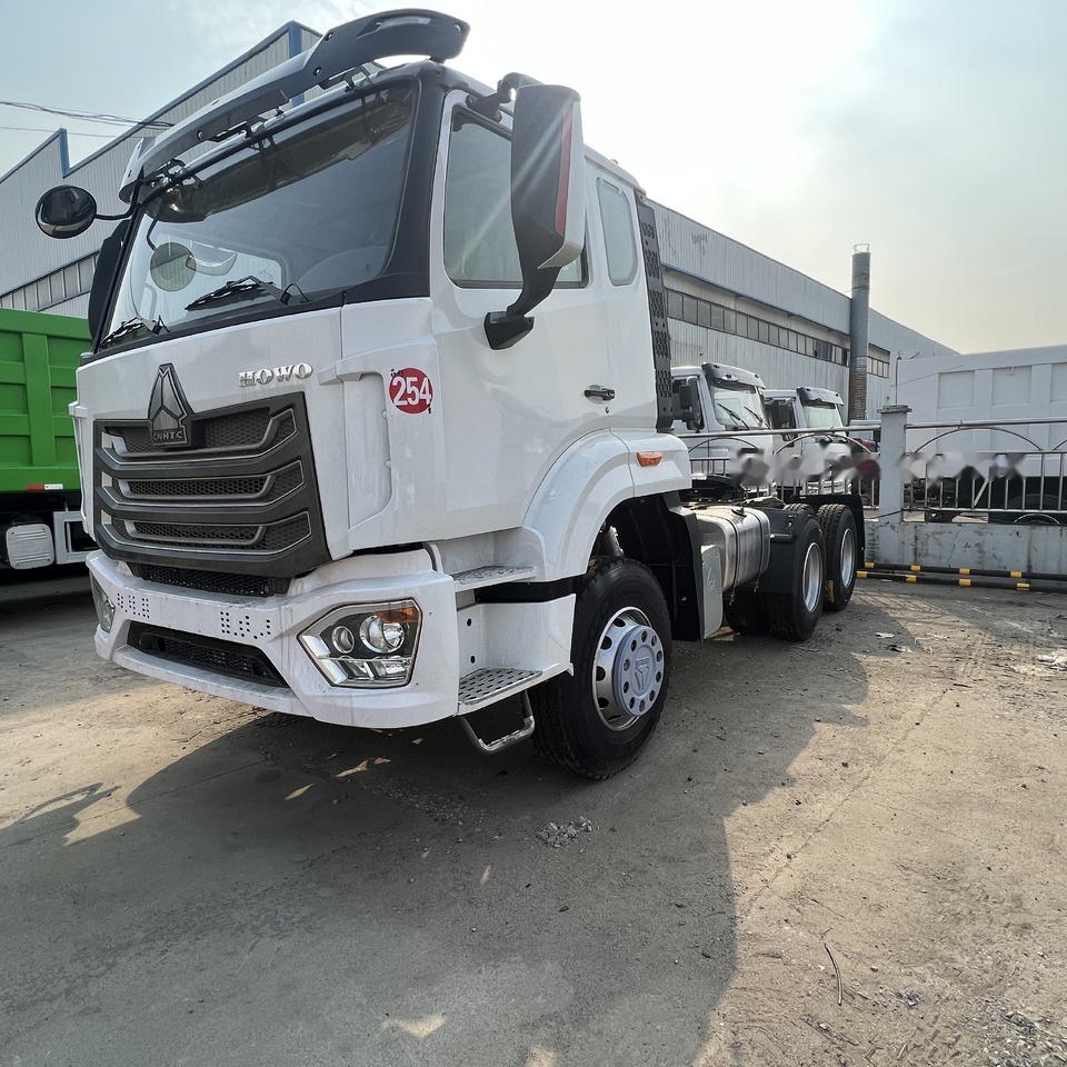 Sinotruk HOWO 6*4 Tractor - Vilcējs: foto 1 Sinotruk HOWO 6*4 Tractor - Vilcējs: foto 1