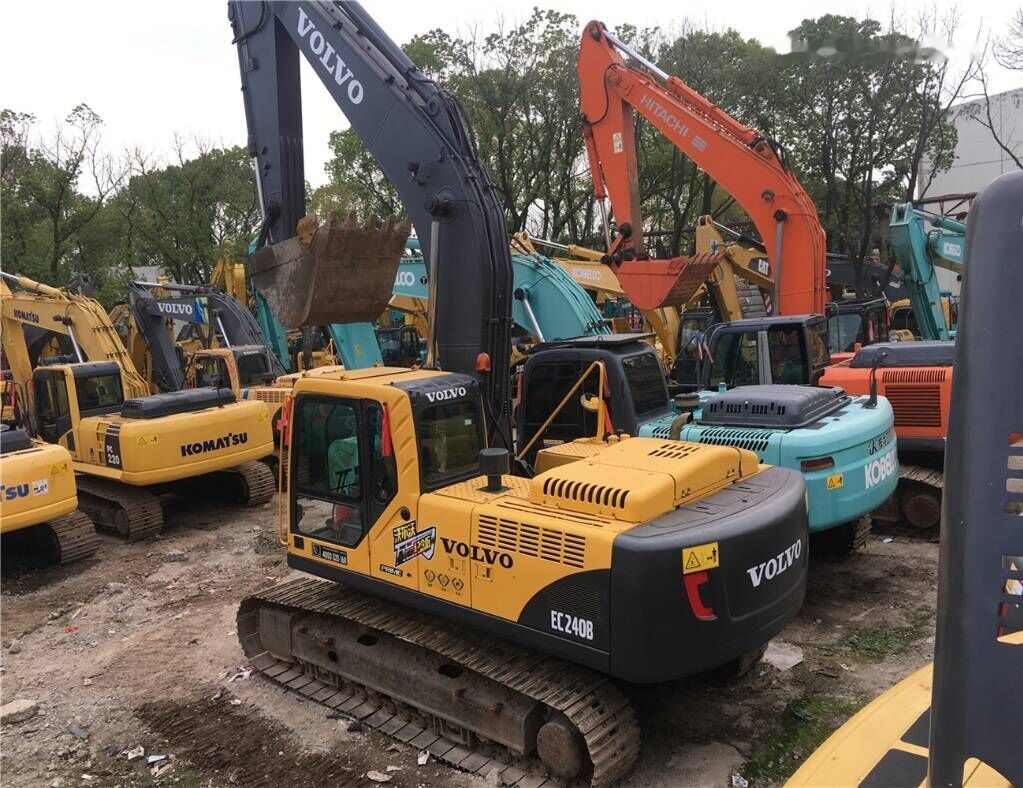 Volvo EC 240 B LC - Kāpurķēžu ekskavators: foto 1 Volvo EC 240 B LC - Kāpurķēžu ekskavators: foto 1