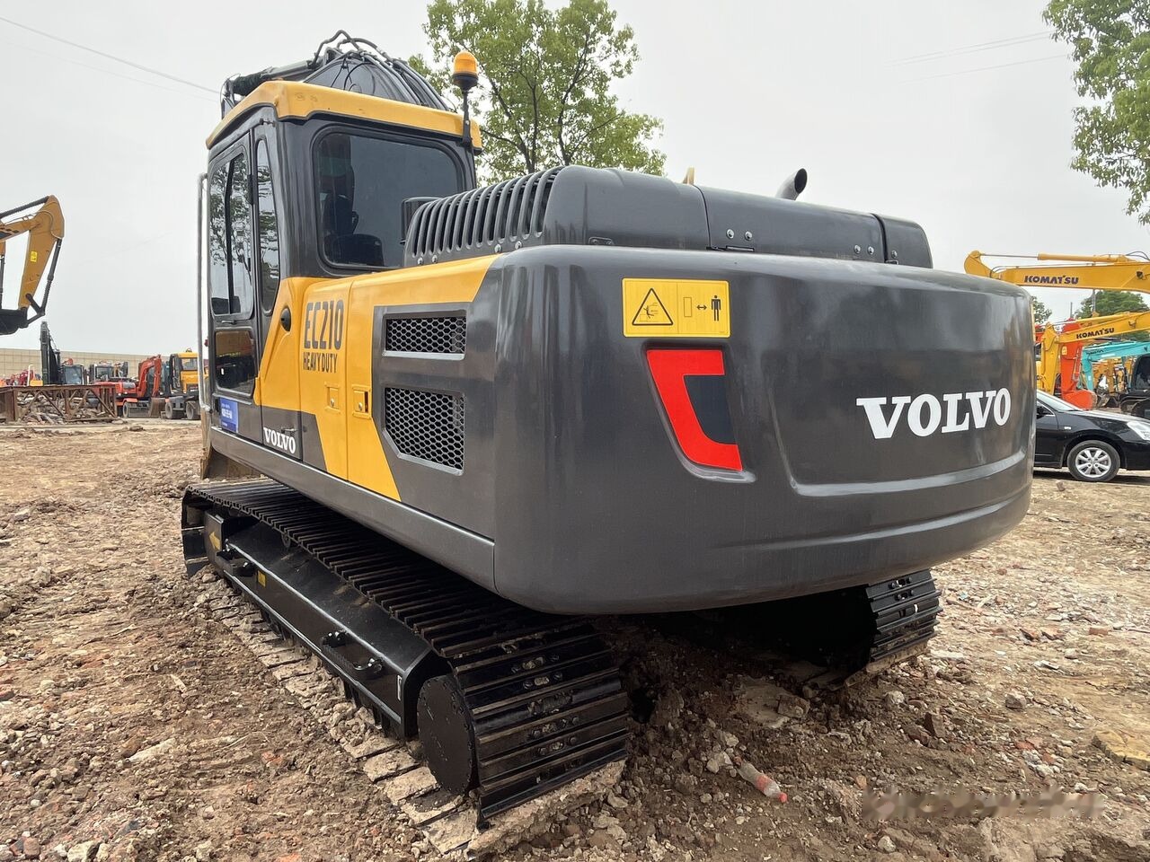 Volvo EC210 - Kāpurķēžu ekskavators: foto 1 Volvo EC210 - Kāpurķēžu ekskavators: foto 1