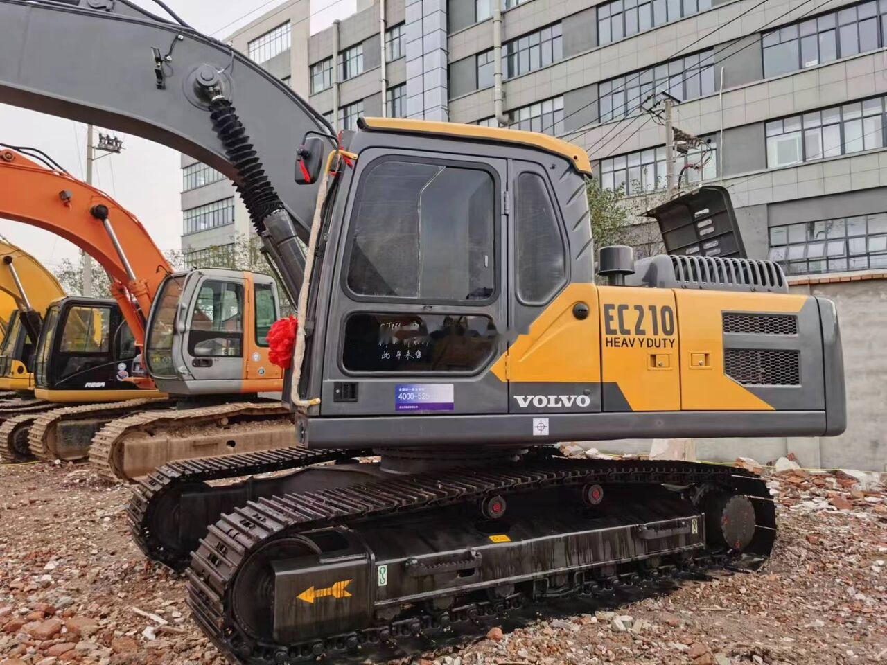 Volvo EC210 - Kāpurķēžu ekskavators: foto 1 Volvo EC210 - Kāpurķēžu ekskavators: foto 1