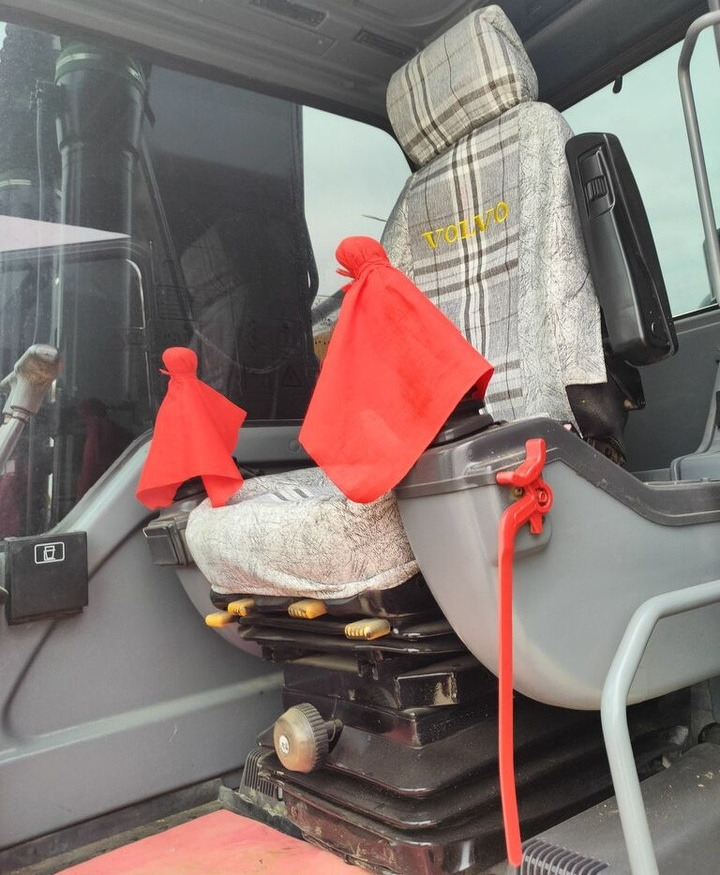 Volvo EC210 - Kāpurķēžu ekskavators: foto 5 Volvo EC210 - Kāpurķēžu ekskavators: foto 5