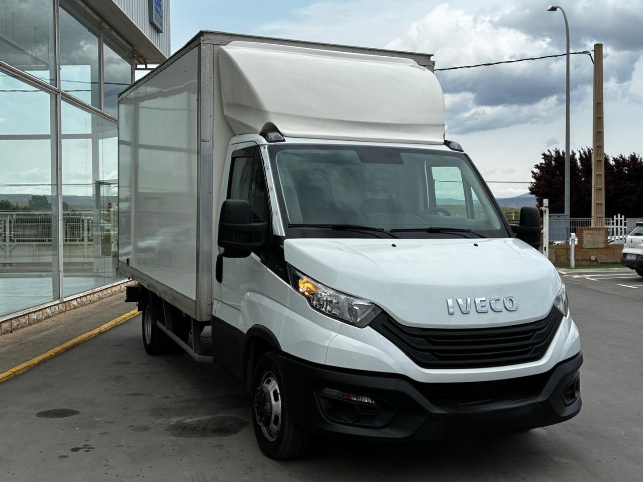 Caja cerrada IVECO 35C16 3.0 20m3 - Furgons ar slēgtā virsbūve: foto 3 Caja cerrada IVECO 35C16 3.0 20m3 - Furgons ar slēgtā virsbūve: foto 3