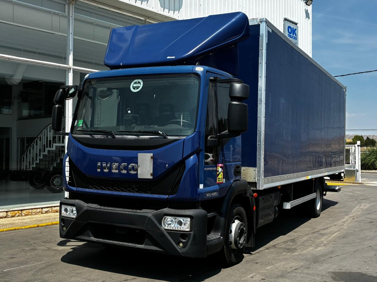 Caja cerrada IVECO Eurocargo ML 120 E22 - Kravas automašīna ar slēgto virsbūvi: foto 1 Caja cerrada IVECO Eurocargo ML 120 E22 - Kravas automašīna ar slēgto virsbūvi: foto 1