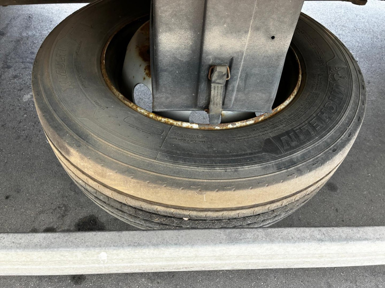 Caja cerrada IVECO Eurocargo ML 120 E22 - Kravas automašīna ar slēgto virsbūvi: foto 5 Caja cerrada IVECO Eurocargo ML 120 E22 - Kravas automašīna ar slēgto virsbūvi: foto 5