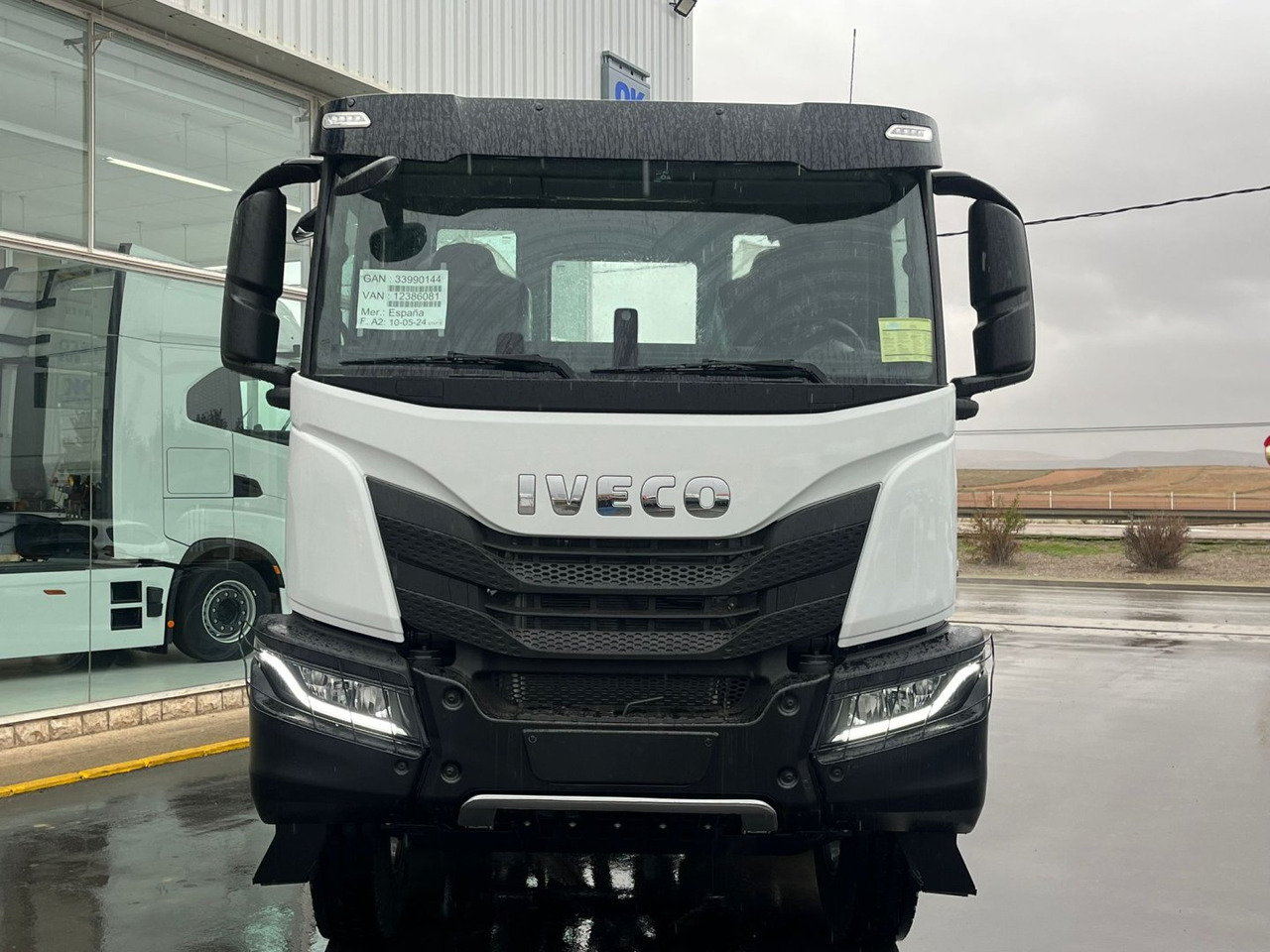 Chasis IVECO T-WAY 510cv 8X4 - Šasija kravas automašīna: foto 2 Chasis IVECO T-WAY 510cv 8X4 - Šasija kravas automašīna: foto 2