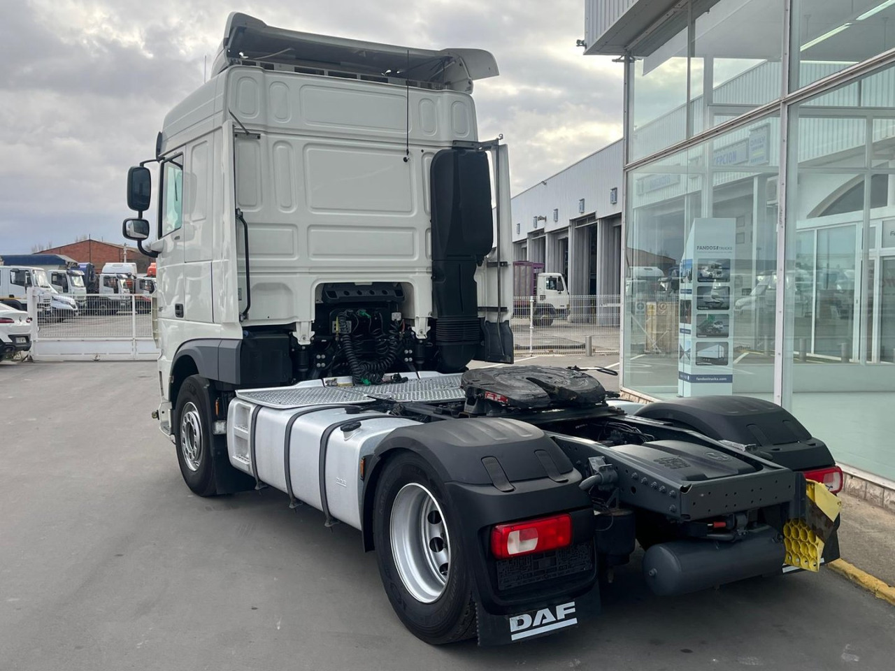 Cabeza Tractora DAF 480 AUTOMATICA CON INTARDER - Vilcējs: foto 4 Cabeza Tractora DAF 480 AUTOMATICA CON INTARDER - Vilcējs: foto 4