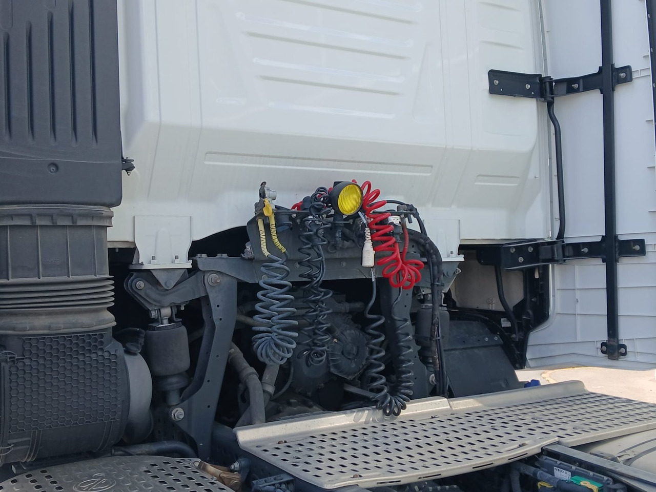 Cabeza Tractora IVECO 480 AUTOMATICO CON INTARDER - Vilcējs: foto 5 Cabeza Tractora IVECO 480 AUTOMATICO CON INTARDER - Vilcējs: foto 5
