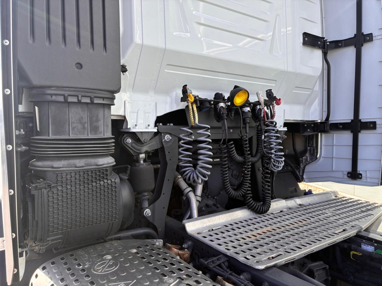 Cabeza Tractora IVECO 510 AUTOMATICO INTARDER - Vilcējs: foto 5 Cabeza Tractora IVECO 510 AUTOMATICO INTARDER - Vilcējs: foto 5