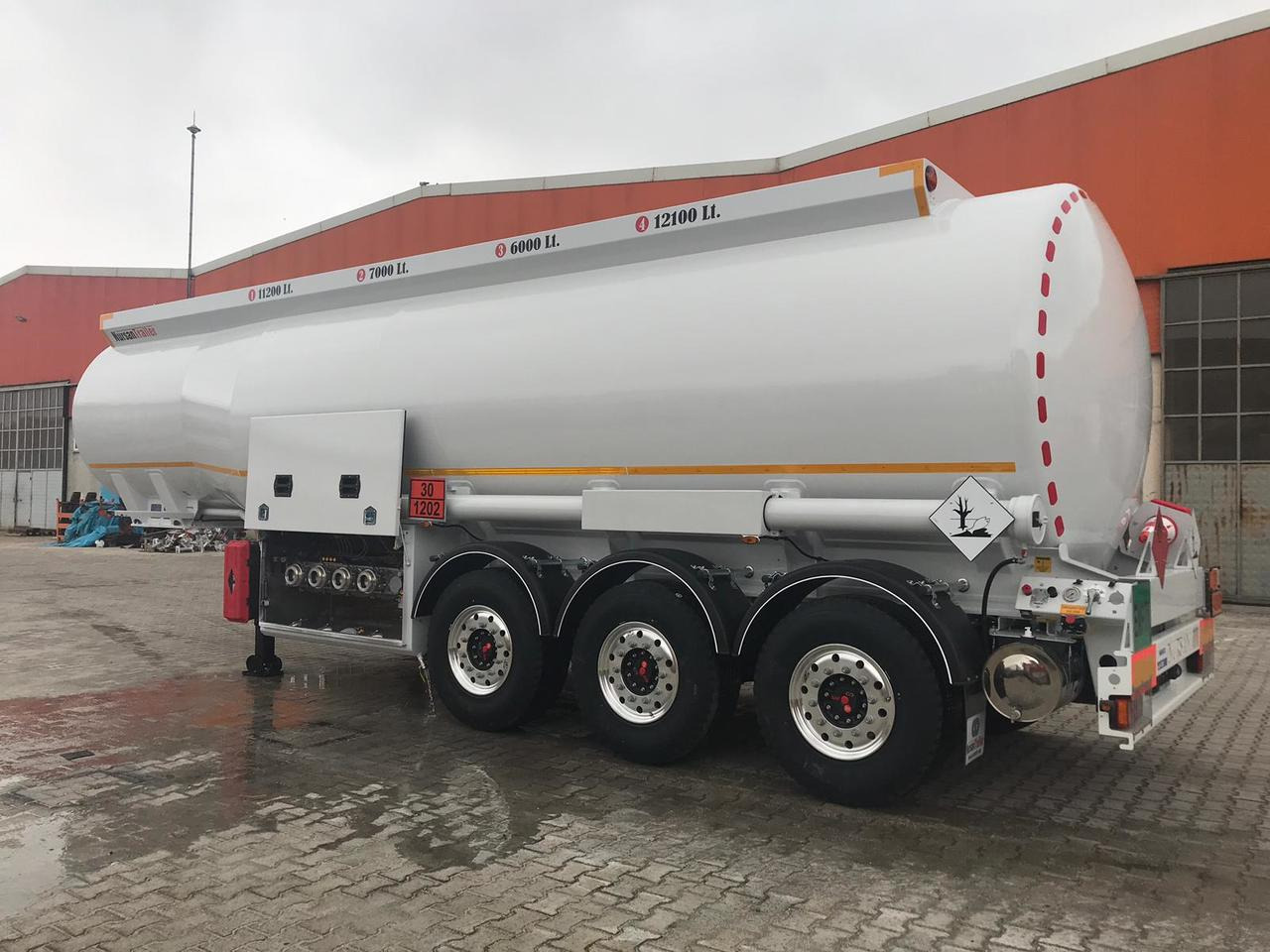 NURSAN Aluminium Tanker - Puspiekabe cisterna: foto 4 NURSAN Aluminium Tanker - Puspiekabe cisterna: foto 4