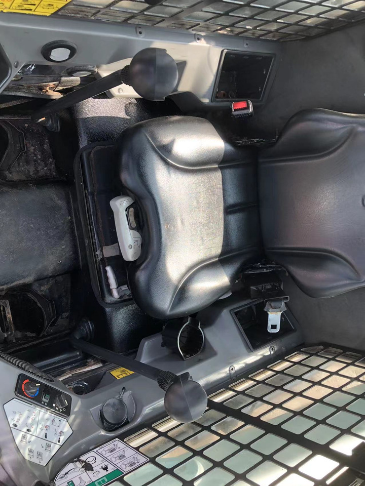 BOBCAT S550 - Kompaktiekrāvējs: foto 5 BOBCAT S550 - Kompaktiekrāvējs: foto 5