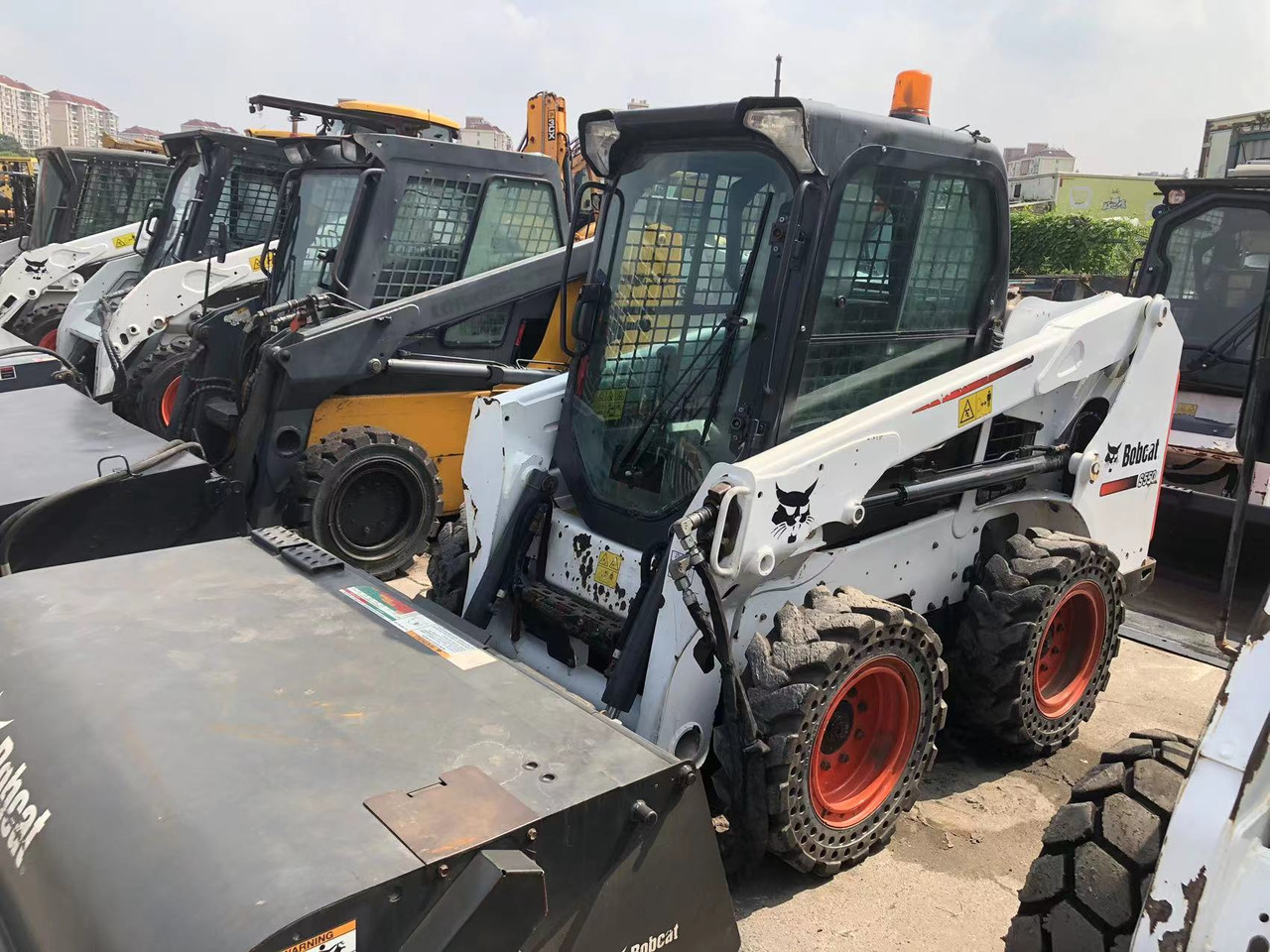BOBCAT S550 - Kompaktiekrāvējs: foto 1 BOBCAT S550 - Kompaktiekrāvējs: foto 1