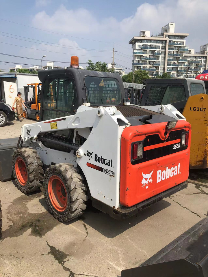 BOBCAT S550 - Kompaktiekrāvējs: foto 3 BOBCAT S550 - Kompaktiekrāvējs: foto 3