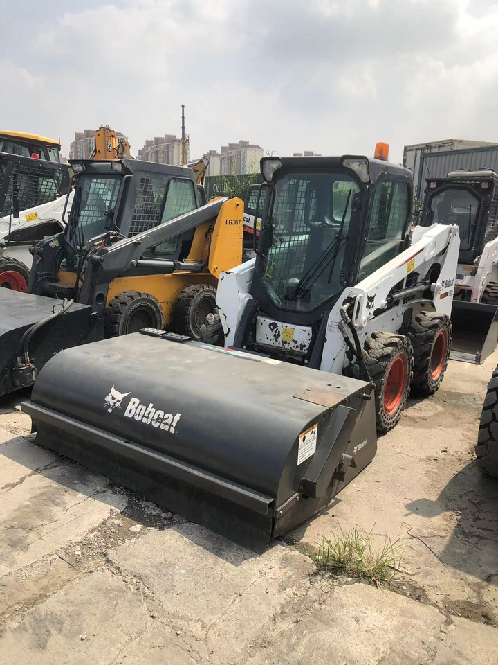 BOBCAT S550 - Kompaktiekrāvējs: foto 1 BOBCAT S550 - Kompaktiekrāvējs: foto 1