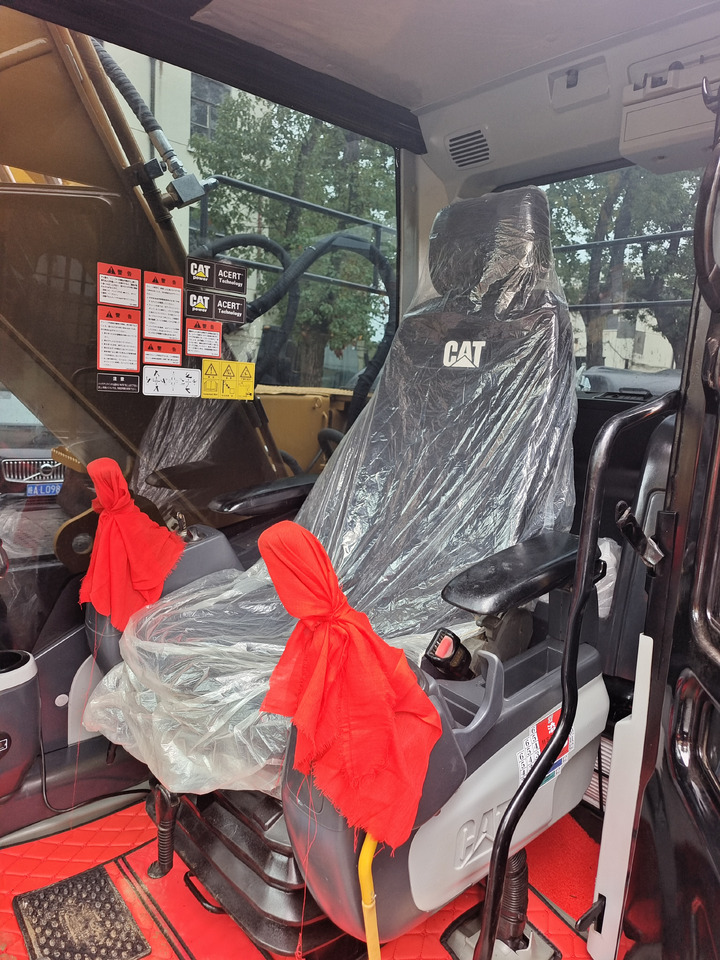 CAT 320D2L WITH 3 CAMERAS - Kāpurķēžu ekskavators: foto 5 CAT 320D2L WITH 3 CAMERAS - Kāpurķēžu ekskavators: foto 5