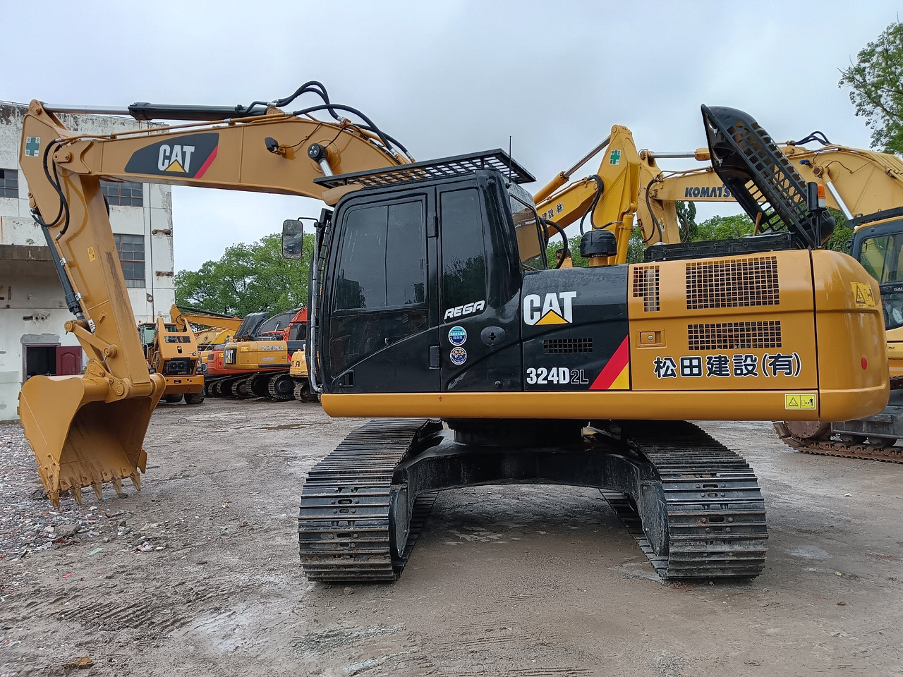 CAT 324 D2 L CATERPILLAR 324 D2L - Kāpurķēžu ekskavators: foto 1 CAT 324 D2 L CATERPILLAR 324 D2L - Kāpurķēžu ekskavators: foto 1