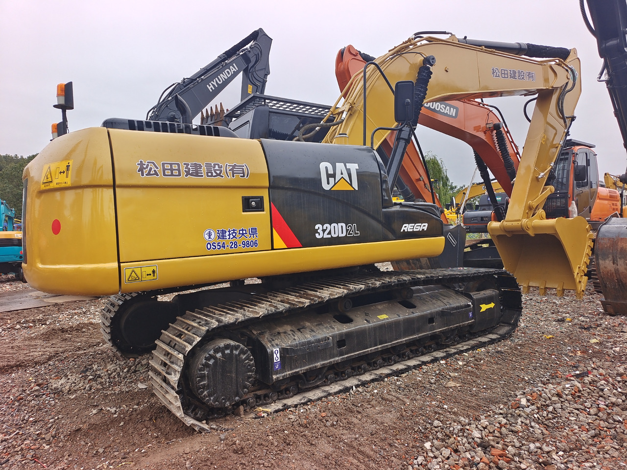 CATERPILLAR 320D2L CAT 320 D 2 L 320GC 330GC - Kāpurķēžu ekskavators: foto 1 CATERPILLAR 320D2L CAT 320 D 2 L 320GC 330GC - Kāpurķēžu ekskavators: foto 1