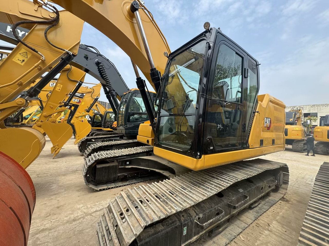 CATERPILLAR 323GC CAT 323 GC - Kāpurķēžu ekskavators: foto 1 CATERPILLAR 323GC CAT 323 GC - Kāpurķēžu ekskavators: foto 1
