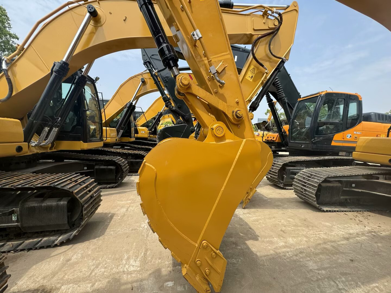 CATERPILLAR 323GC CAT 323 GC - Kāpurķēžu ekskavators: foto 3 CATERPILLAR 323GC CAT 323 GC - Kāpurķēžu ekskavators: foto 3