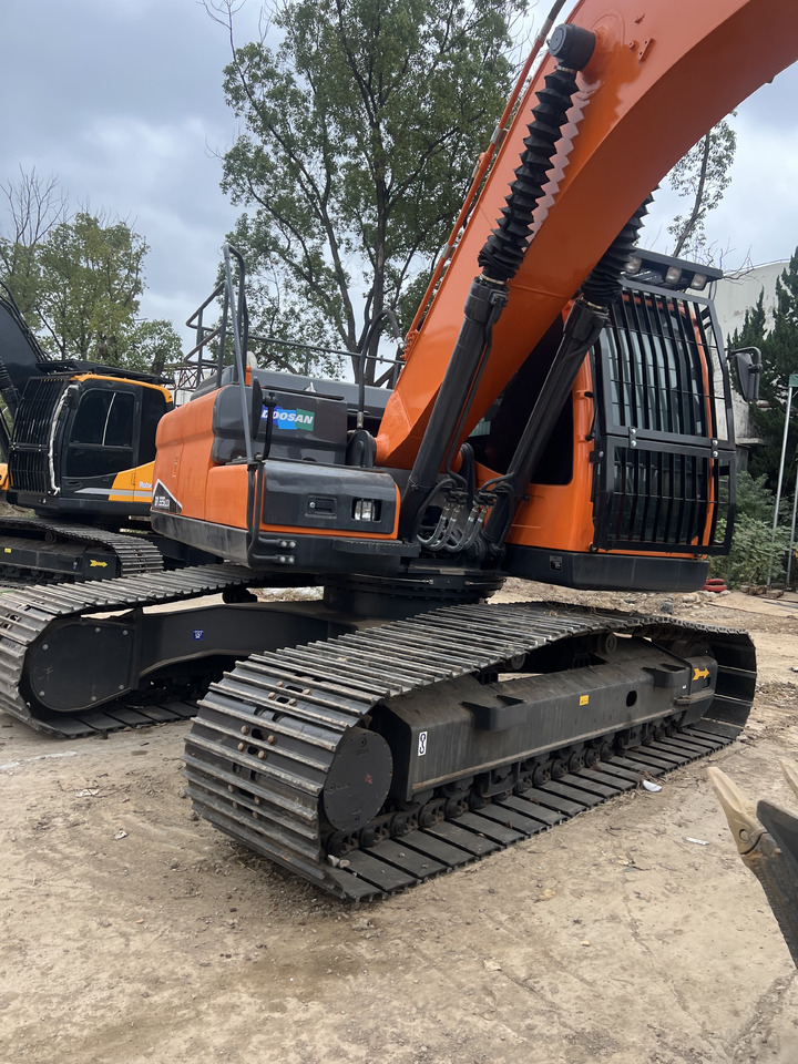 DEVELON DX225 - Kāpurķēžu ekskavators: foto 3 DEVELON DX225 - Kāpurķēžu ekskavators: foto 3