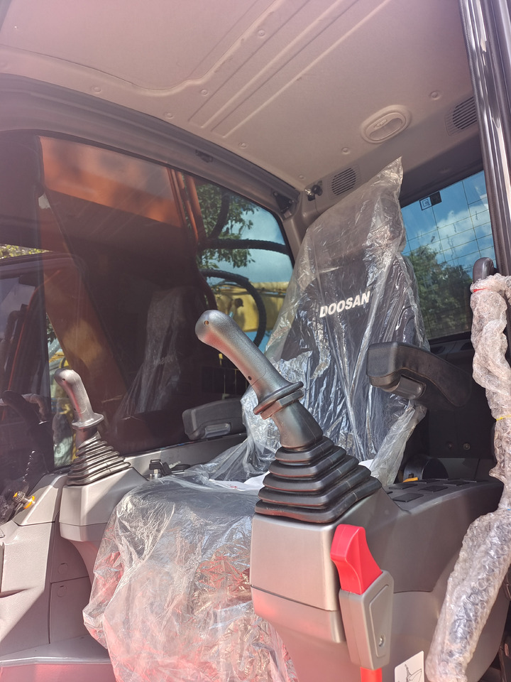 DOOSAN DX 225 LCA - Kāpurķēžu ekskavators: foto 4 DOOSAN DX 225 LCA - Kāpurķēžu ekskavators: foto 4