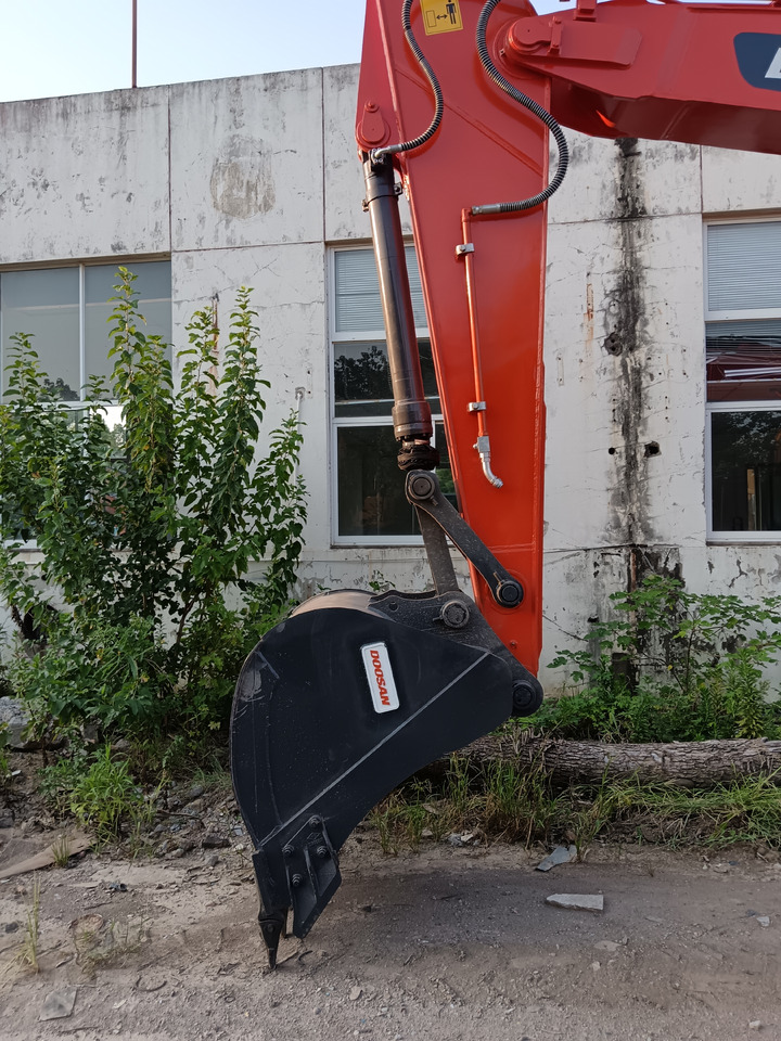 DOOSAN DX225 LC - 9C - Kāpurķēžu ekskavators: foto 3 DOOSAN DX225 LC - 9C - Kāpurķēžu ekskavators: foto 3