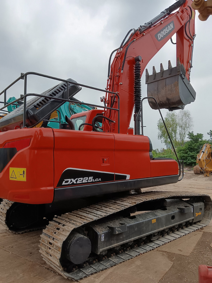 DOOSAN DX225 LCA - Kāpurķēžu ekskavators: foto 5 DOOSAN DX225 LCA - Kāpurķēžu ekskavators: foto 5