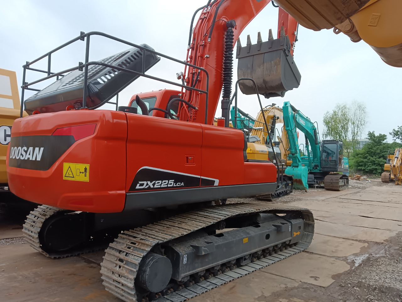 DOOSAN DX225 LCA - Kāpurķēžu ekskavators: foto 4 DOOSAN DX225 LCA - Kāpurķēžu ekskavators: foto 4