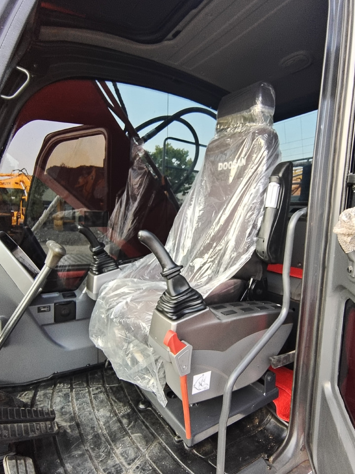 DOOSAN DX225LC-9C DX225LCA DX300 DX340 - Kāpurķēžu ekskavators: foto 2 DOOSAN DX225LC-9C DX225LCA DX300 DX340 - Kāpurķēžu ekskavators: foto 2