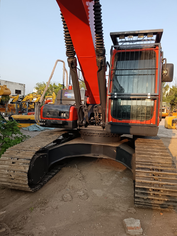 DOOSAN DX225LC-9C - Kāpurķēžu ekskavators: foto 4 DOOSAN DX225LC-9C - Kāpurķēžu ekskavators: foto 4