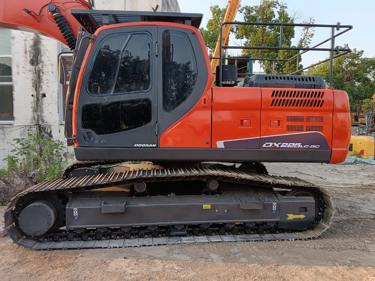 DOOSAN DX225LC-9C - Kāpurķēžu ekskavators: foto 2 DOOSAN DX225LC-9C - Kāpurķēžu ekskavators: foto 2