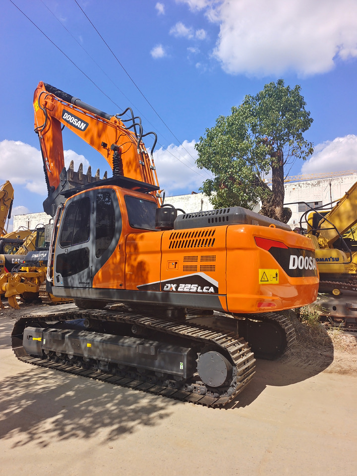DOOSAN DX225LCA DX225LC-9C DX300 DX340 - Kāpurķēžu ekskavators: foto 1 DOOSAN DX225LCA DX225LC-9C DX300 DX340 - Kāpurķēžu ekskavators: foto 1