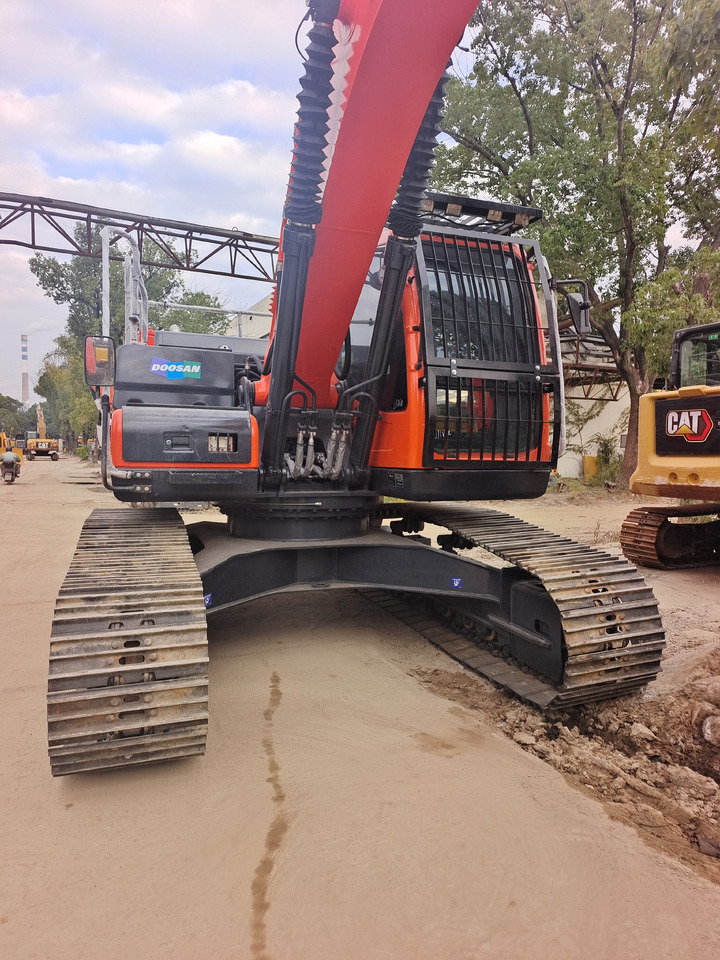 DOOSAN DX225LCA - Kāpurķēžu ekskavators: foto 4 DOOSAN DX225LCA - Kāpurķēžu ekskavators: foto 4