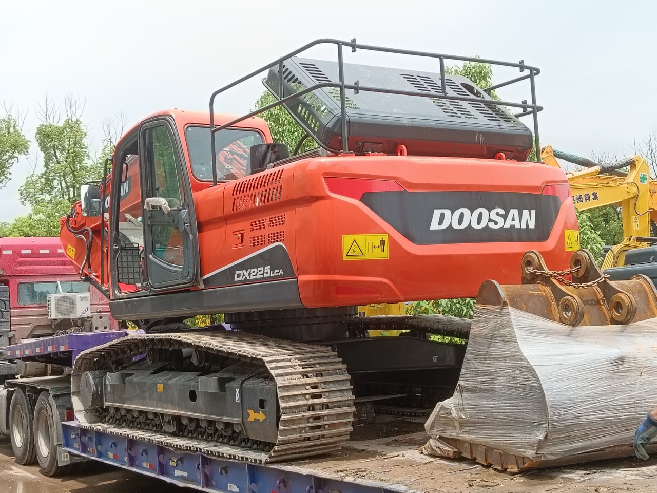 DOOSAN DX225LCA - Kāpurķēžu ekskavators: foto 3 DOOSAN DX225LCA - Kāpurķēžu ekskavators: foto 3