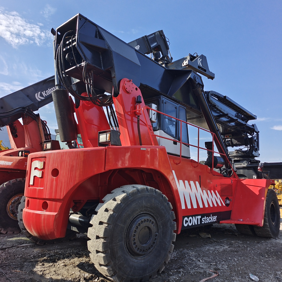 FANTUZZI CS 45 KMHD 45 TON CONTAINER REACH CRANE - Sānu konteineru krāvējs: foto 1 FANTUZZI CS 45 KMHD 45 TON CONTAINER REACH CRANE - Sānu konteineru krāvējs: foto 1