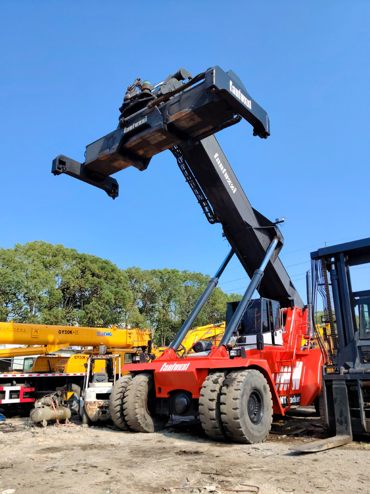 FANTUZZI CS45KM - Sānu konteineru krāvējs: foto 4 FANTUZZI CS45KM - Sānu konteineru krāvējs: foto 4