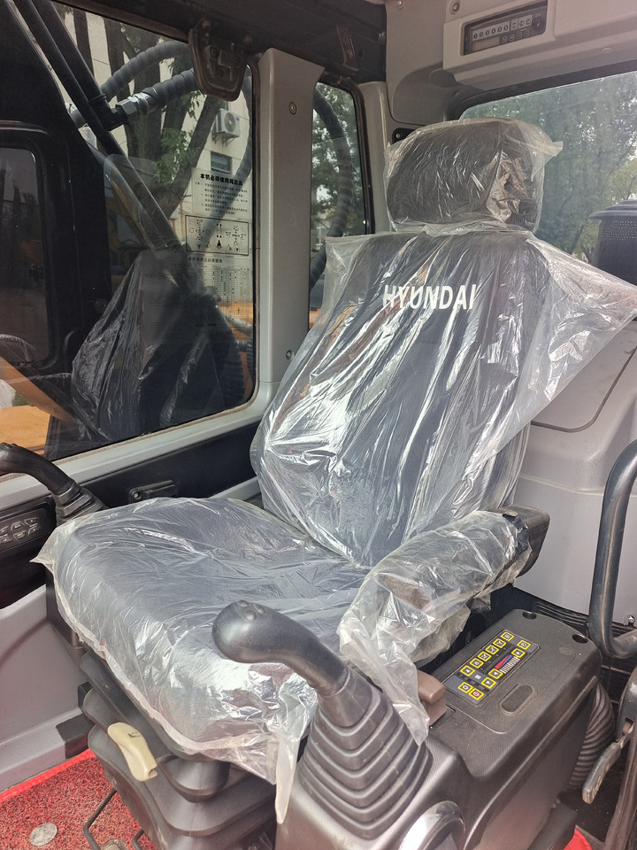 HYUNDAI 220 - 9S - Kāpurķēžu ekskavators: foto 2 HYUNDAI 220 - 9S - Kāpurķēžu ekskavators: foto 2