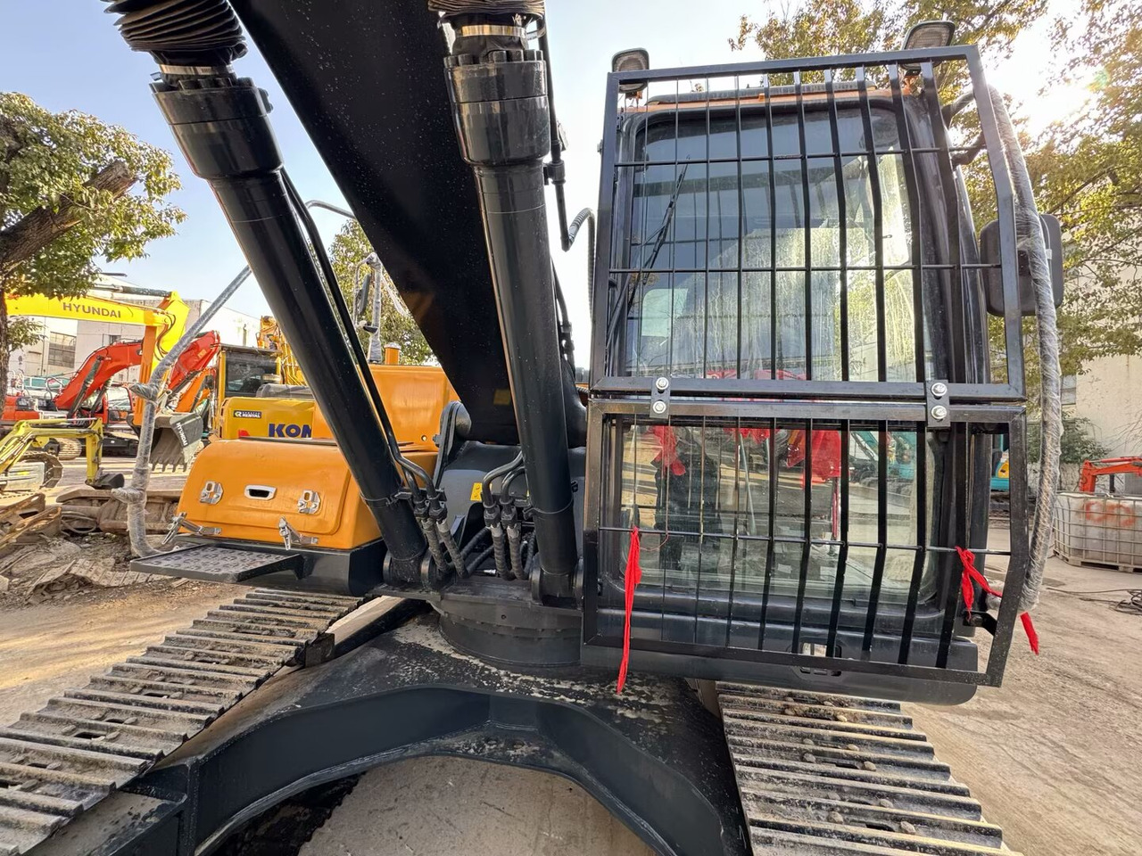 HYUNDAI 220LC-9S HX220HD HX225HD - Kāpurķēžu ekskavators: foto 1 HYUNDAI 220LC-9S HX220HD HX225HD - Kāpurķēžu ekskavators: foto 1