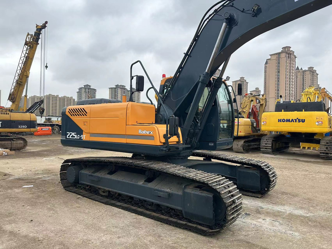 HYUNDAI 225LC-9T HX220HD HX225HD - Kāpurķēžu ekskavators: foto 1 HYUNDAI 225LC-9T HX220HD HX225HD - Kāpurķēžu ekskavators: foto 1