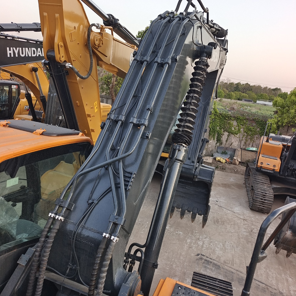 Kāpurķēžu ekskavators HYUNDAI 305LC-9T: foto 12