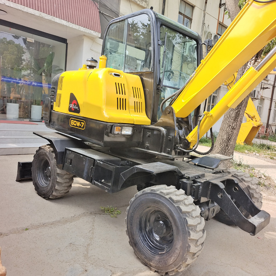 HYUNDAI R 60W - 7 R60W-7 - Riteņu ekskavators: foto 2 HYUNDAI R 60W - 7 R60W-7 - Riteņu ekskavators: foto 2
