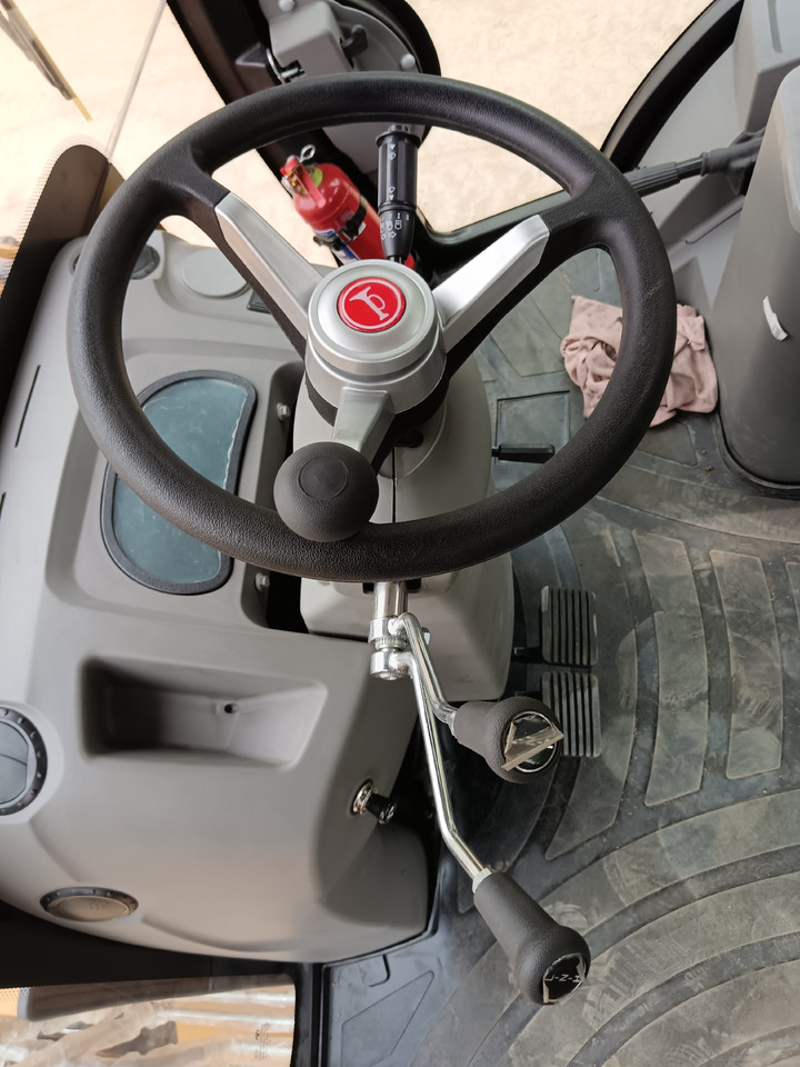 JCB 4 C X - Ekskavators-iekrāvējs: foto 2 JCB 4 C X - Ekskavators-iekrāvējs: foto 2