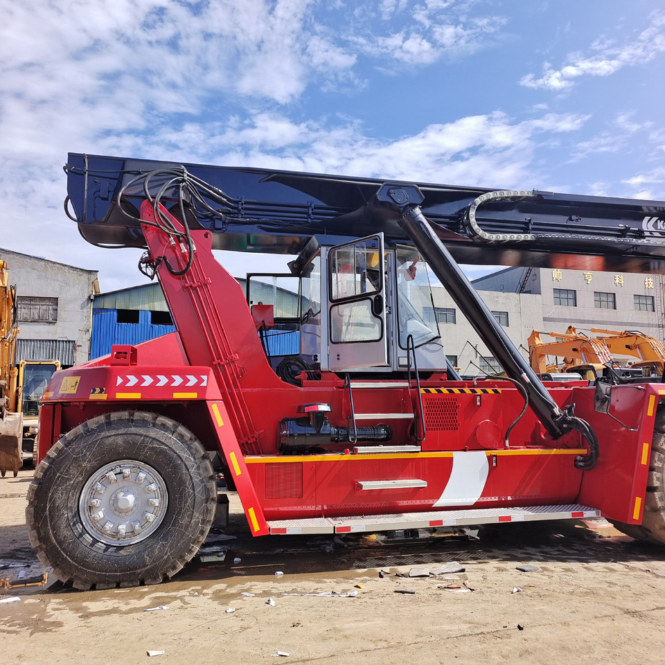 KALMAR DRF 450 - Sānu konteineru krāvējs: foto 1 KALMAR DRF 450 - Sānu konteineru krāvējs: foto 1